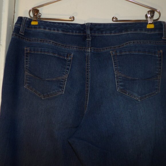 Code Bleu Mid Rise Boot Cut Jeans Sz 16 - Picture 5 of 6